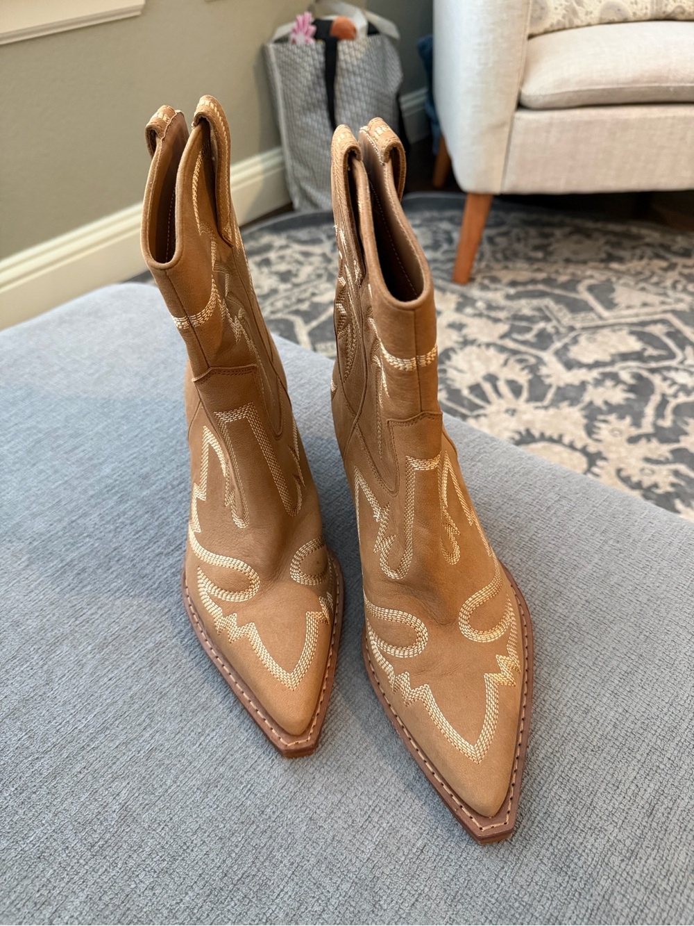 Women’s Dolce Vita Tan Western Cowboy Ankle Boots Sz. 8.5 - Picture 2 of 5